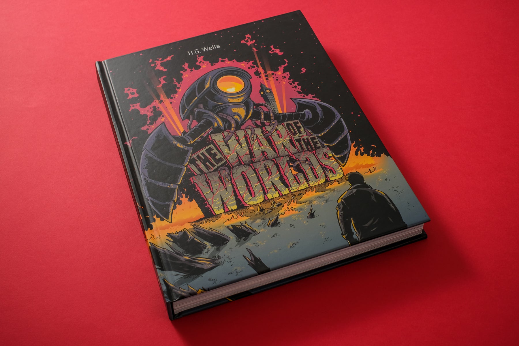 H.G. Wells: The War of the Worlds Illustrated | Bitmap Books